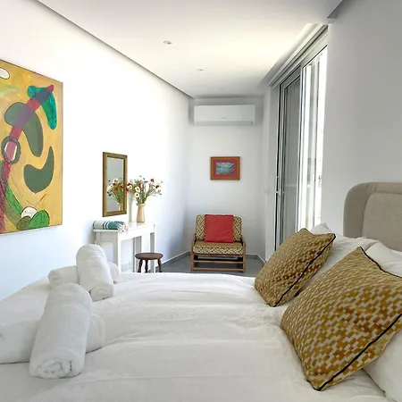 Bright Penthouse With Large Sunny Terrace Appartement *